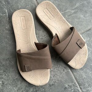 High Tide Brown Tan Neutral Slides/Sandals.  Sz 7.5